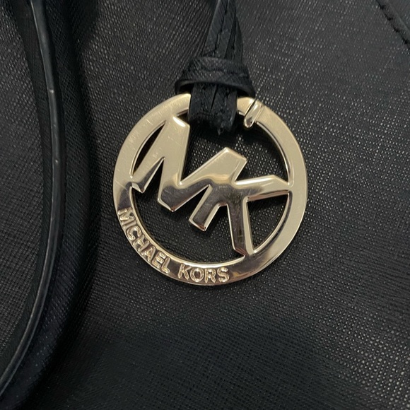 Michael Kors purse - Picture 2 of 7